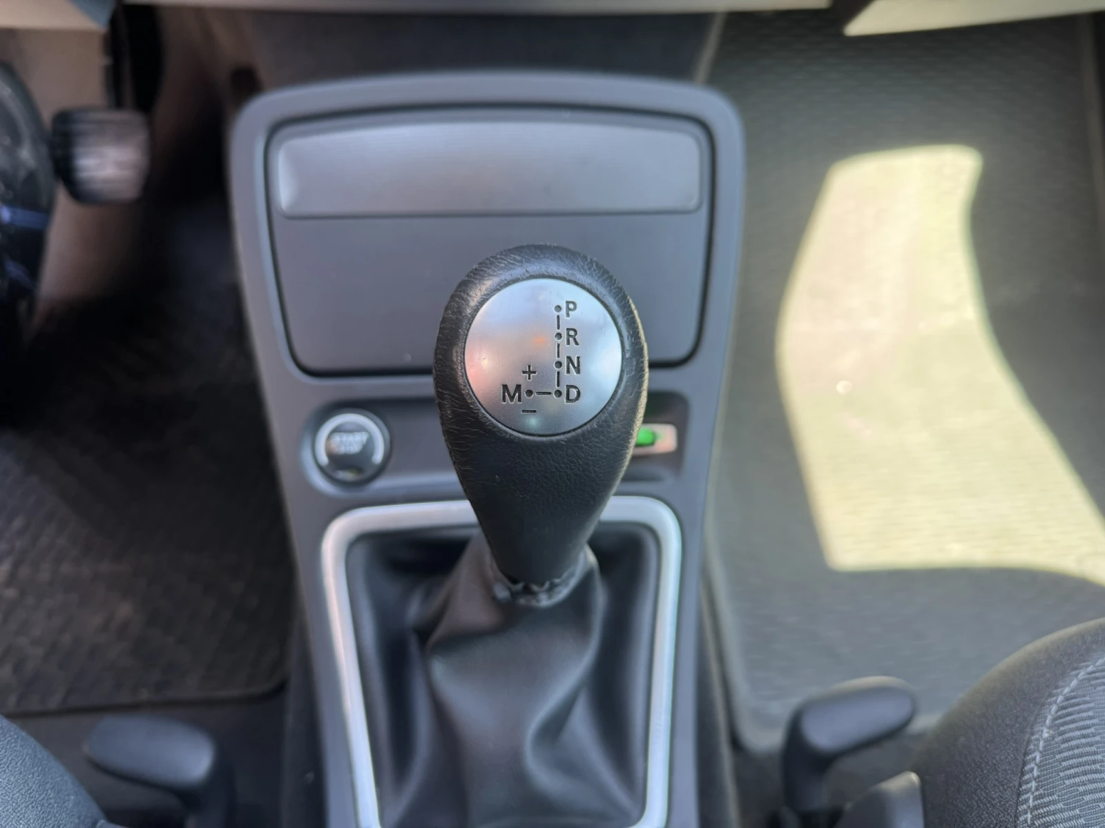 Renault Espace 2.2 DCI, снимка 8 - Автомобили и джипове - 54398831