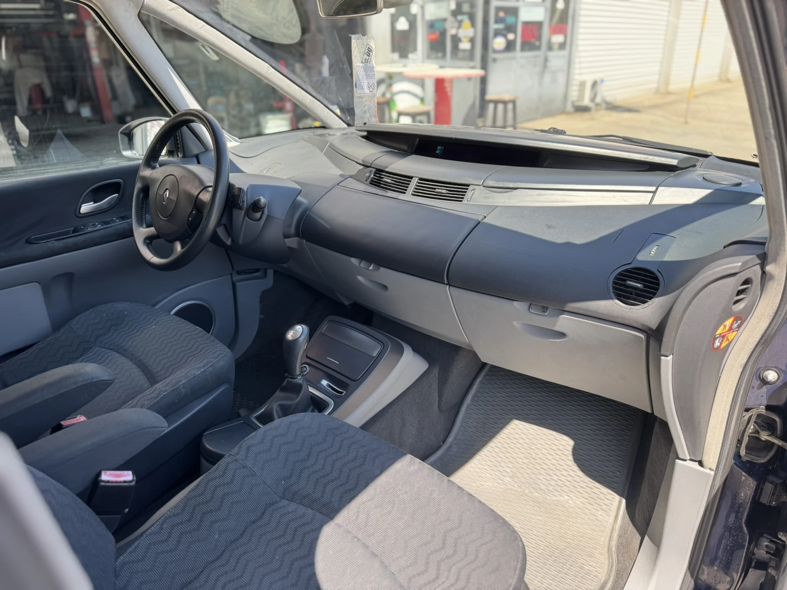 Renault Espace 2.2 DCI, снимка 7 - Автомобили и джипове - 54398831