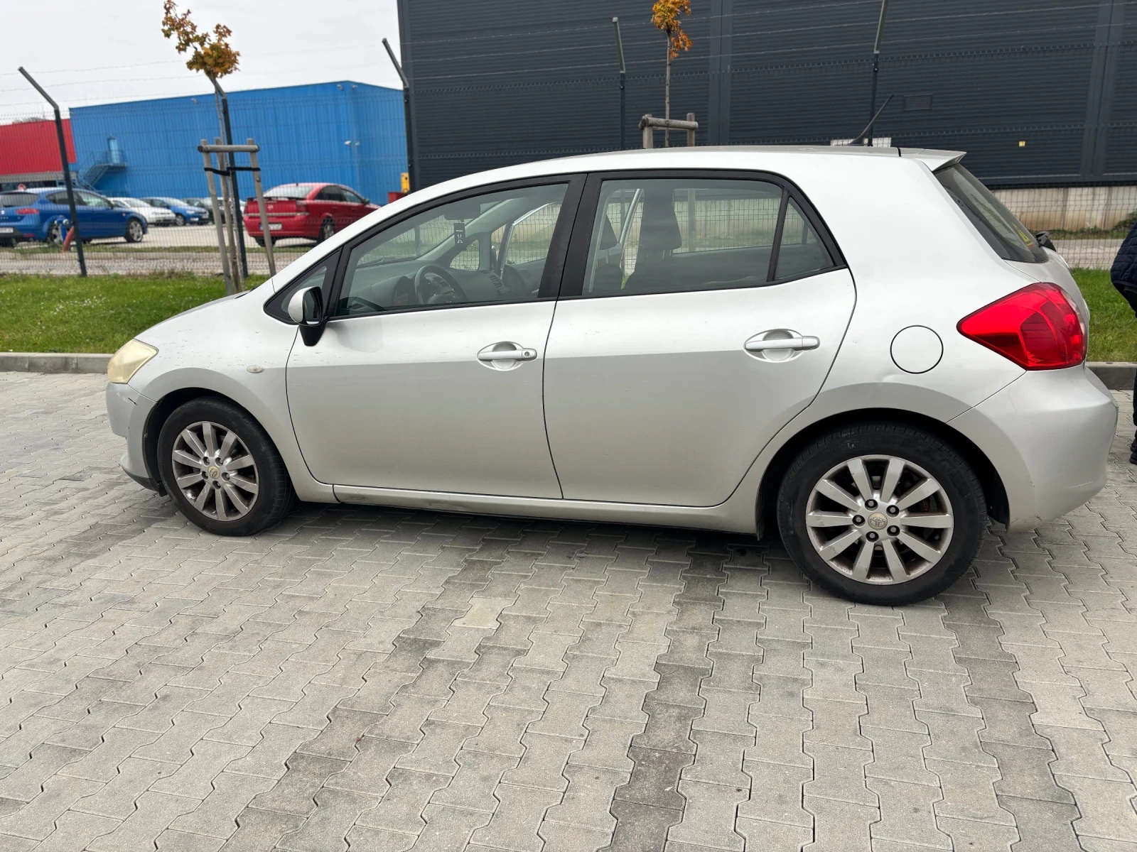 Toyota Auris, снимка 6 - Автомобили и джипове - 54667753