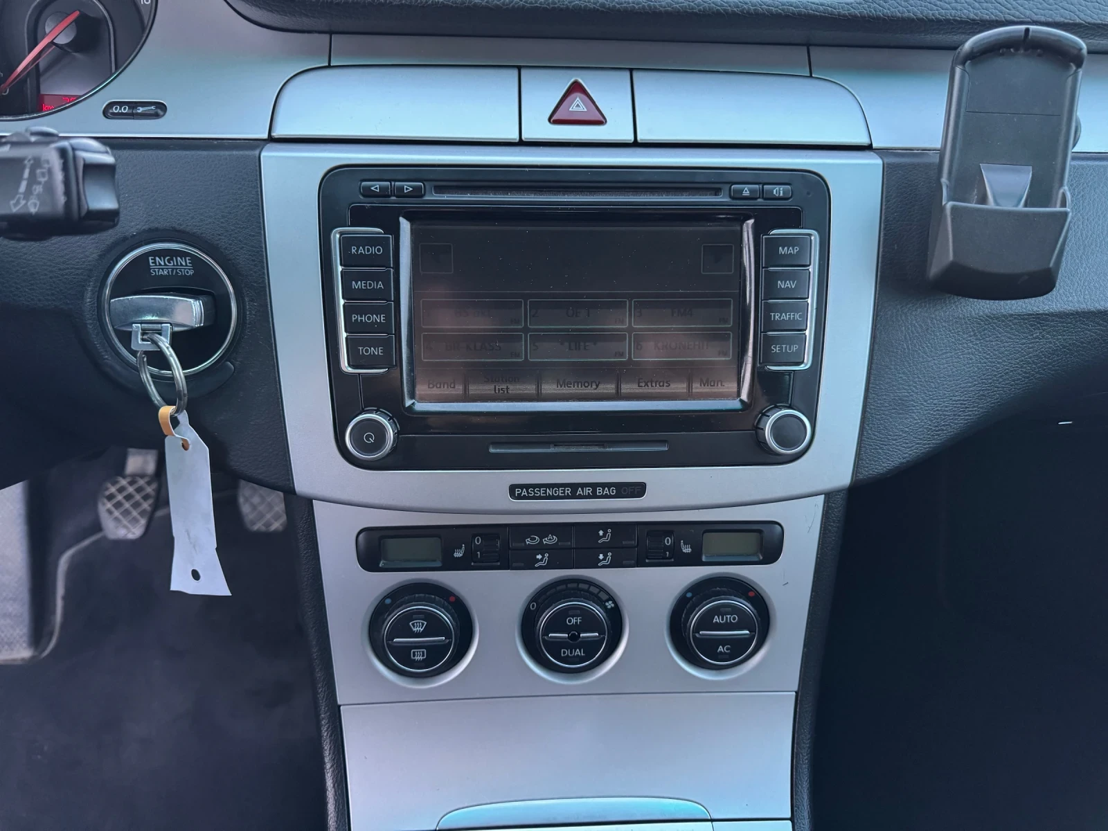 VW Passat 2.0TDI / Климатроник / Нави, снимка 7 - Автомобили и джипове - 54725085