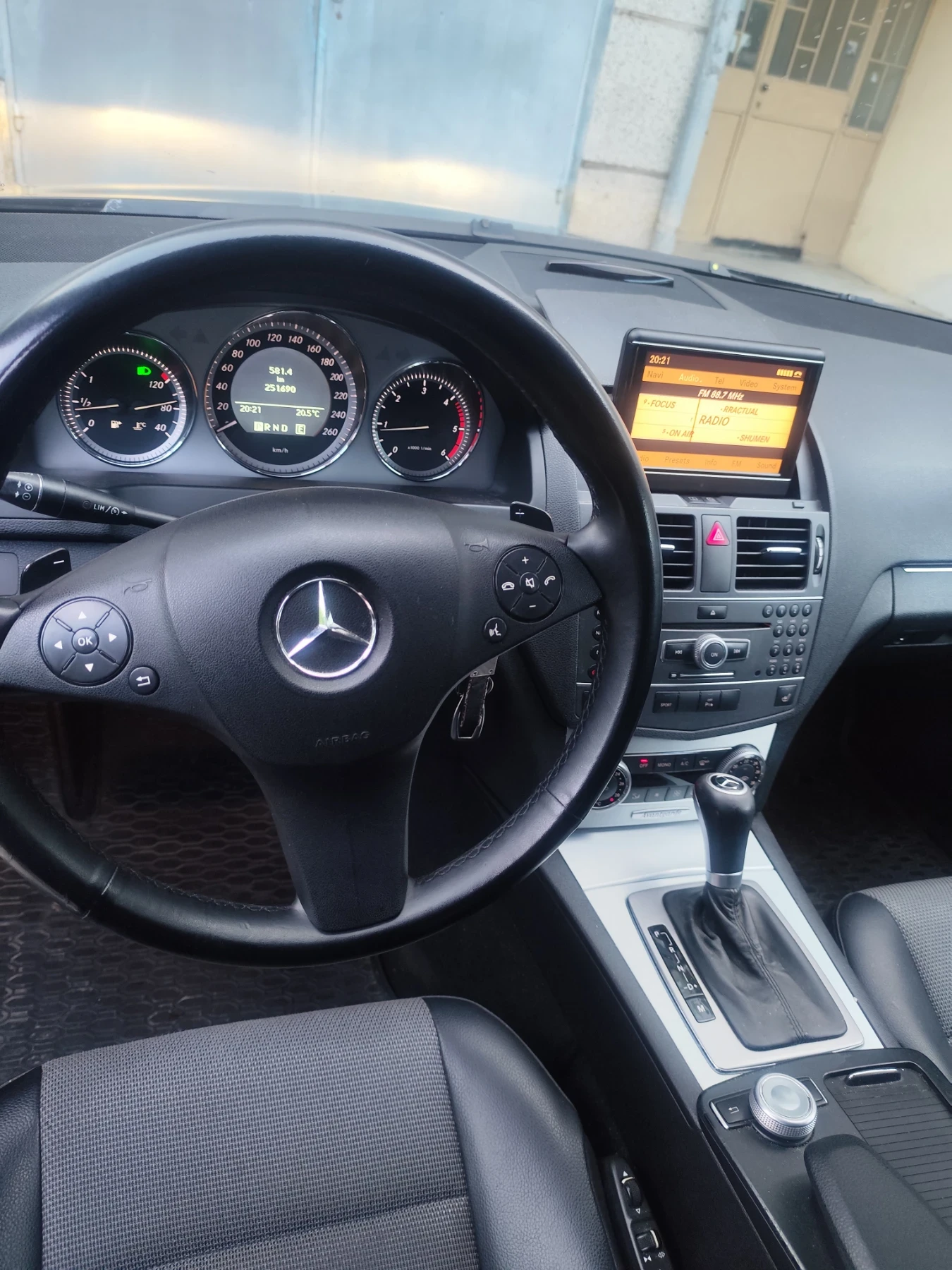 Mercedes-Benz C 220, снимка 9 - Автомобили и джипове - 54874436