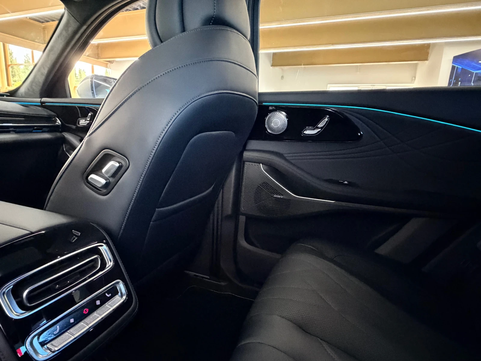 Omoda 9 Phev AWD , снимка 14 - Автомобили и джипове - 55022982