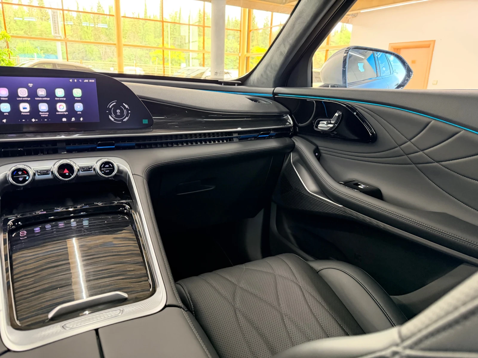 Omoda 9 Phev AWD , снимка 12 - Автомобили и джипове - 55022982
