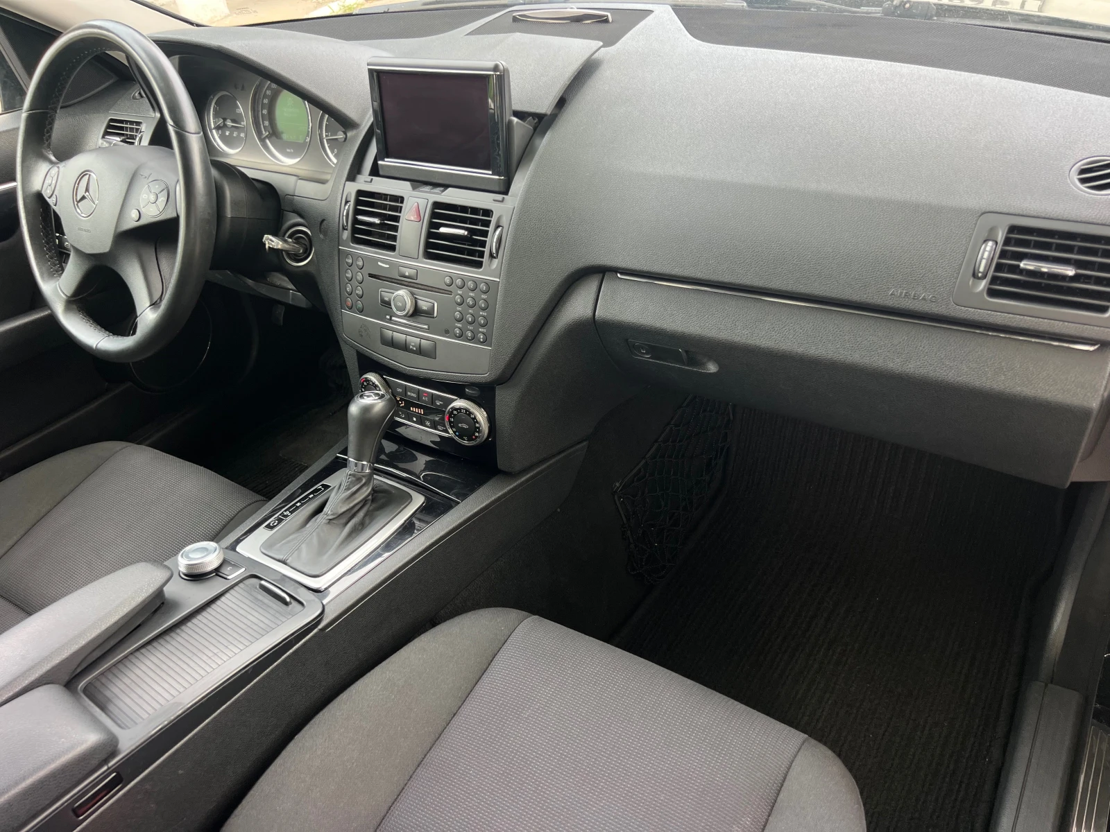 Mercedes-Benz C 200 2.2CDI PANORAMA/NAVI/AVTOMAT/KLIMATRONIK/UNIKAT, снимка 13 - Автомобили и джипове - 55075488