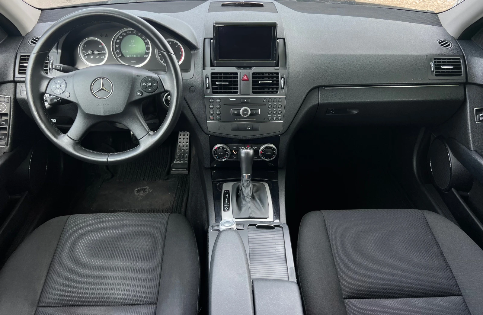 Mercedes-Benz C 200 2.2CDI PANORAMA/NAVI/AVTOMAT/KLIMATRONIK/UNIKAT, снимка 15 - Автомобили и джипове - 55075488