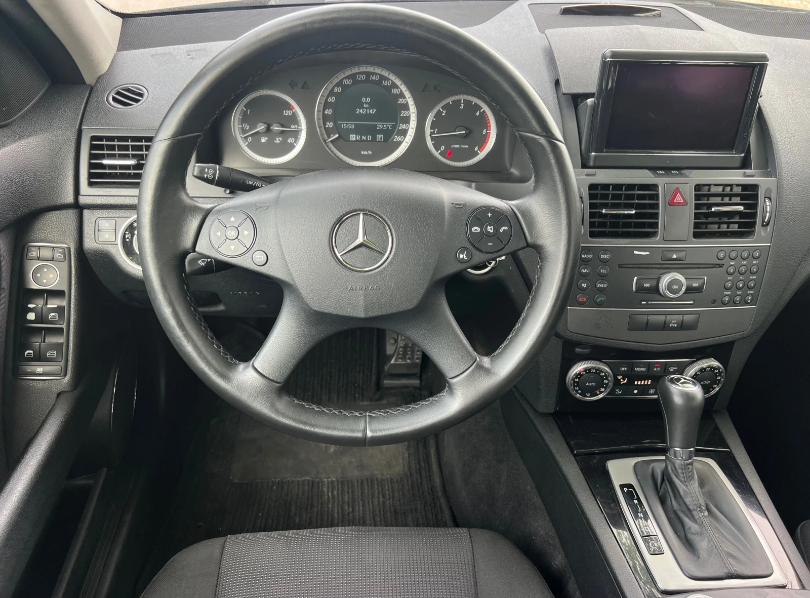 Mercedes-Benz C 200 2.2CDI PANORAMA/NAVI/AVTOMAT/KLIMATRONIK/UNIKAT, снимка 16 - Автомобили и джипове - 55075488