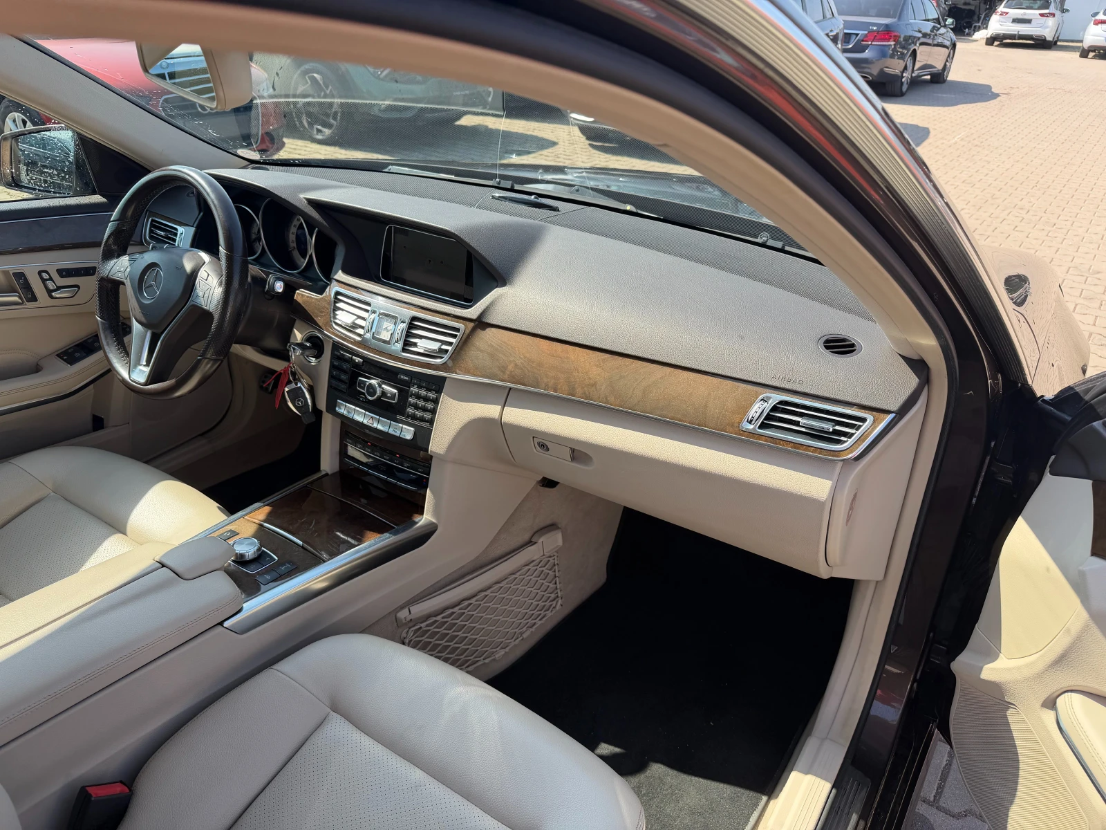 Mercedes-Benz E 350 CDI 4MATIC/AIRMATIC KOJA/NAVI/KAMERA EURO 6, снимка 11 - Автомобили и джипове - 55101322