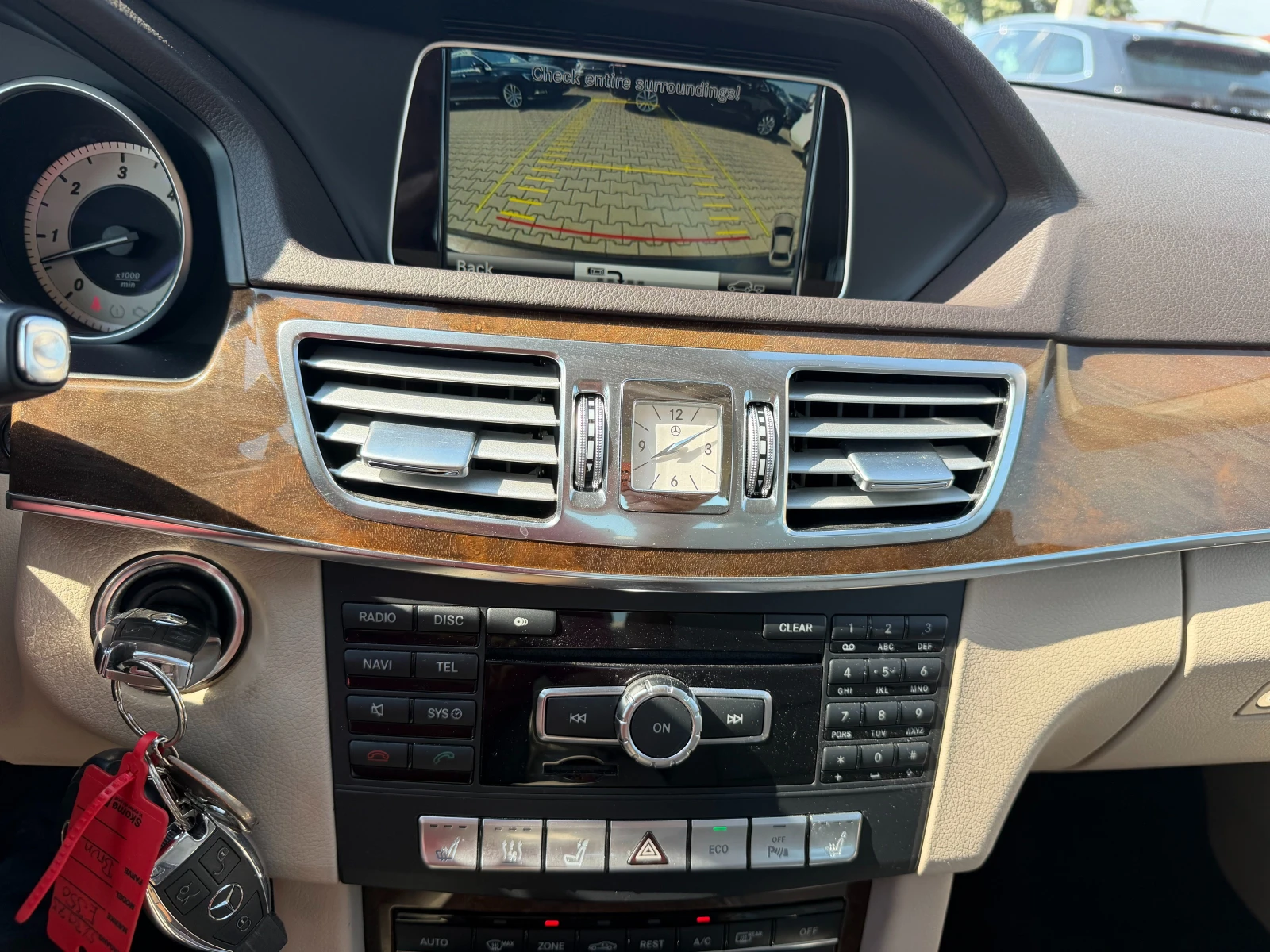 Mercedes-Benz E 350 CDI 4MATIC/AIRMATIC KOJA/NAVI/KAMERA EURO 6, снимка 16 - Автомобили и джипове - 55101322