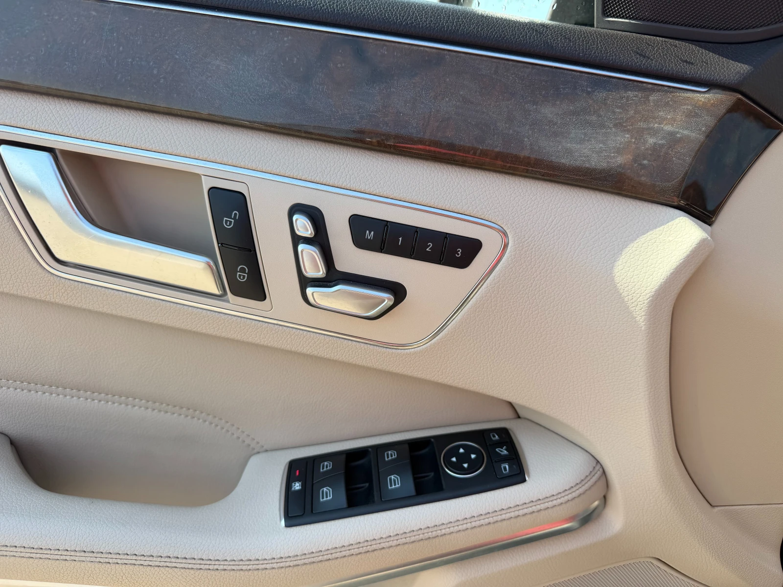 Mercedes-Benz E 350 CDI 4MATIC/AIRMATIC KOJA/NAVI/KAMERA EURO 6, снимка 14 - Автомобили и джипове - 55101322