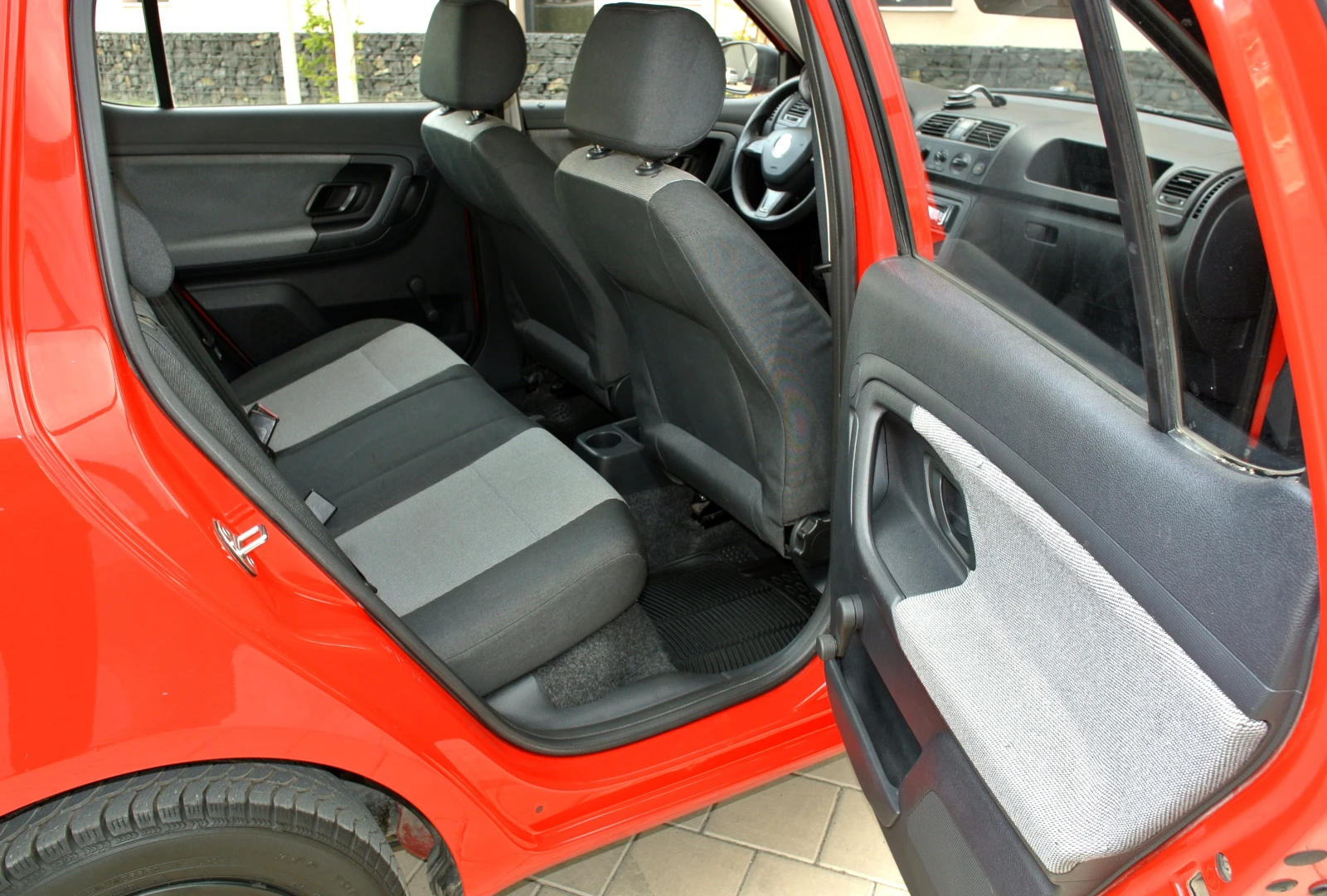 Skoda Fabia ПРОМО * 1.2* КЛИМАТИК* ЕВРО 5В* , снимка 12 - Автомобили и джипове - 55566275