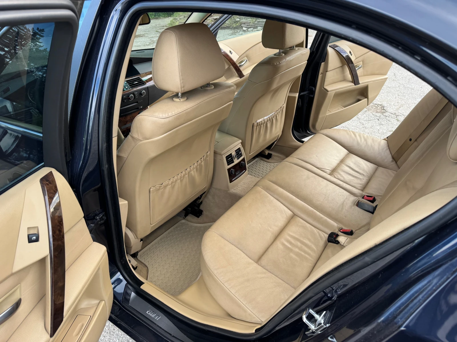 BMW 530 E60 Xdrive, снимка 12 - Автомобили и джипове - 55599132