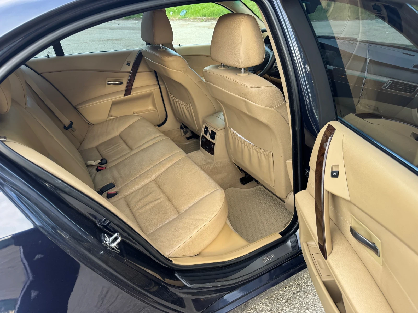BMW 530 E60 Xdrive, снимка 11 - Автомобили и джипове - 55599132