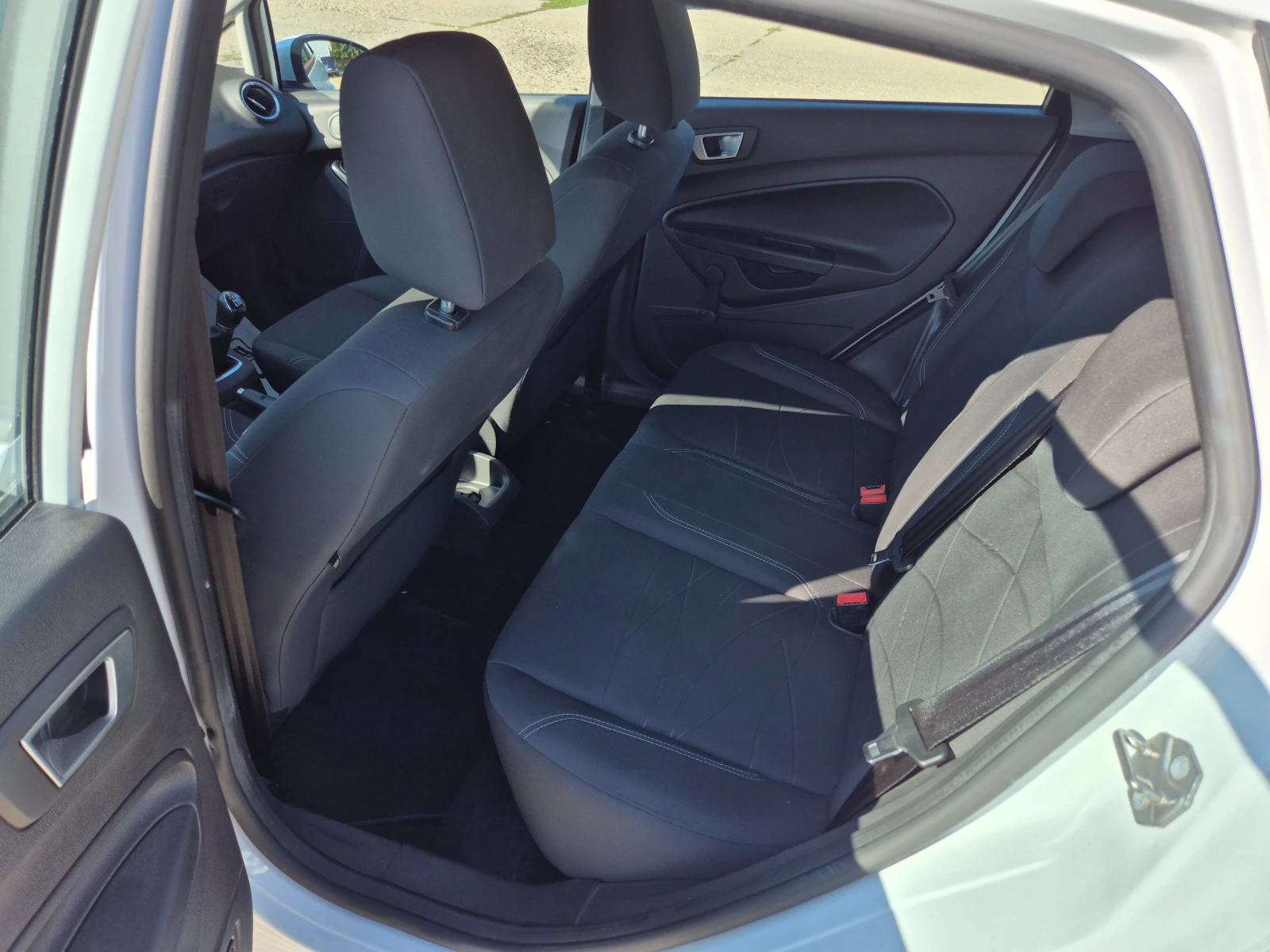 Ford Fiesta 1.6 HDI-Италия, снимка 8 - Автомобили и джипове - 56096032