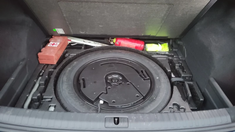 Audi Q3 2.0 TFSI Quattro Panorama, снимка 16 - Автомобили и джипове - 51128744