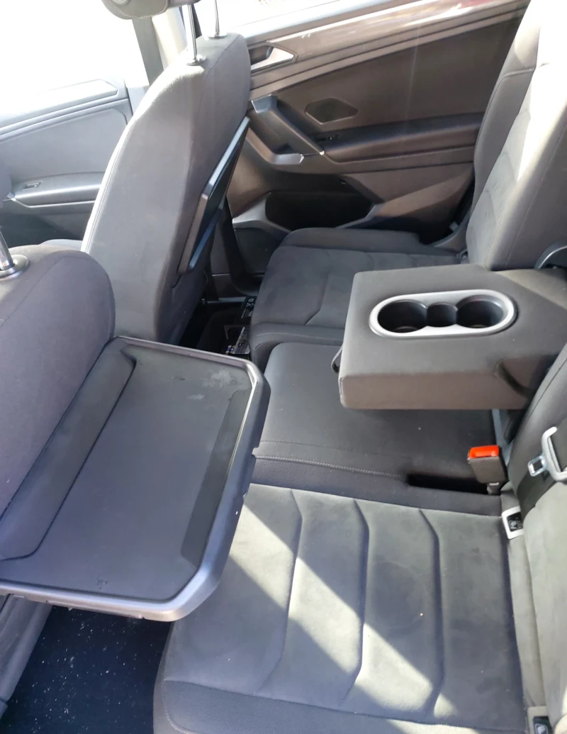 VW Tiguan 2.0d Allroad 4x4 DSG R line , снимка 12 - Автомобили и джипове - 53070893