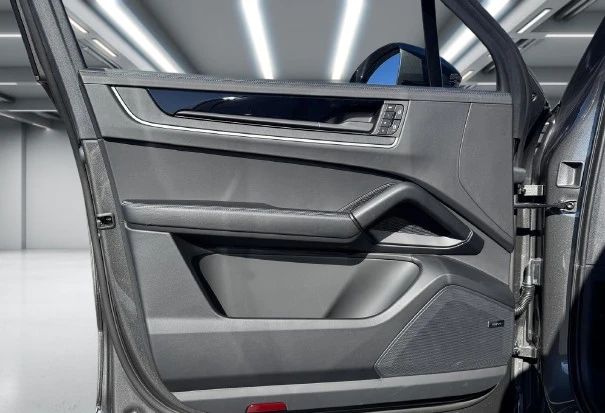 Porsche Cayenne Turbo E-Hybrid = Sport Chrono = Гаранция - изображение 8