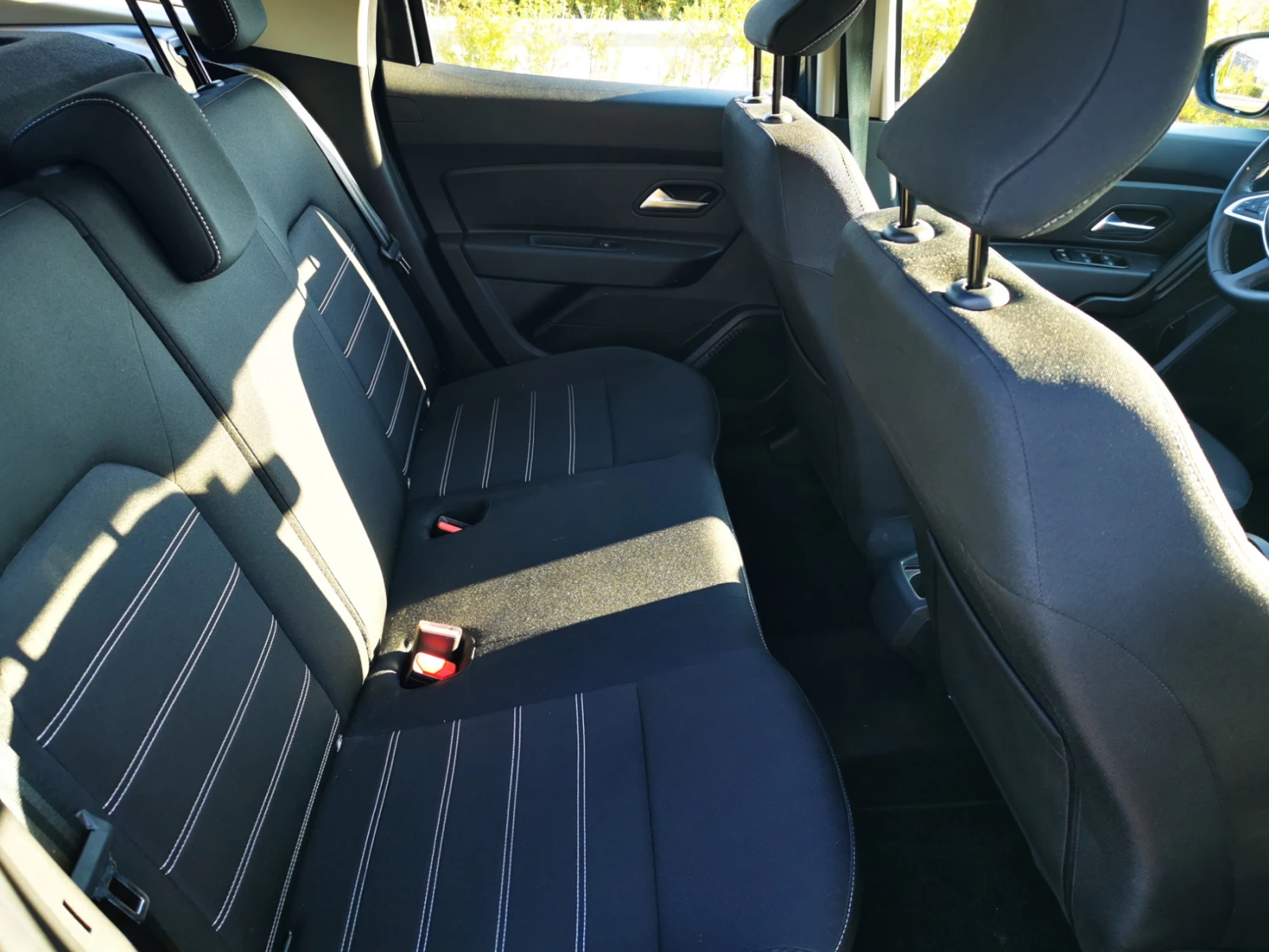 Dacia Duster 1, 3TСe Comfort автоматик - изображение 10