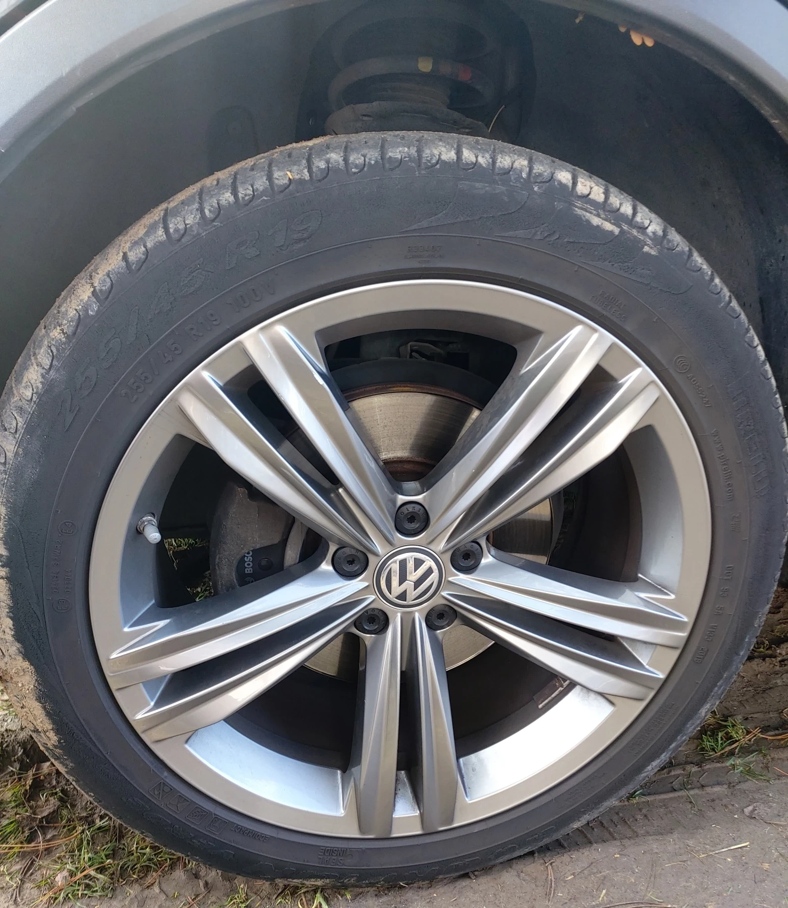 VW Tiguan 2.0d Allroad 4x4 DSG R line , снимка 5 - Автомобили и джипове - 53764961