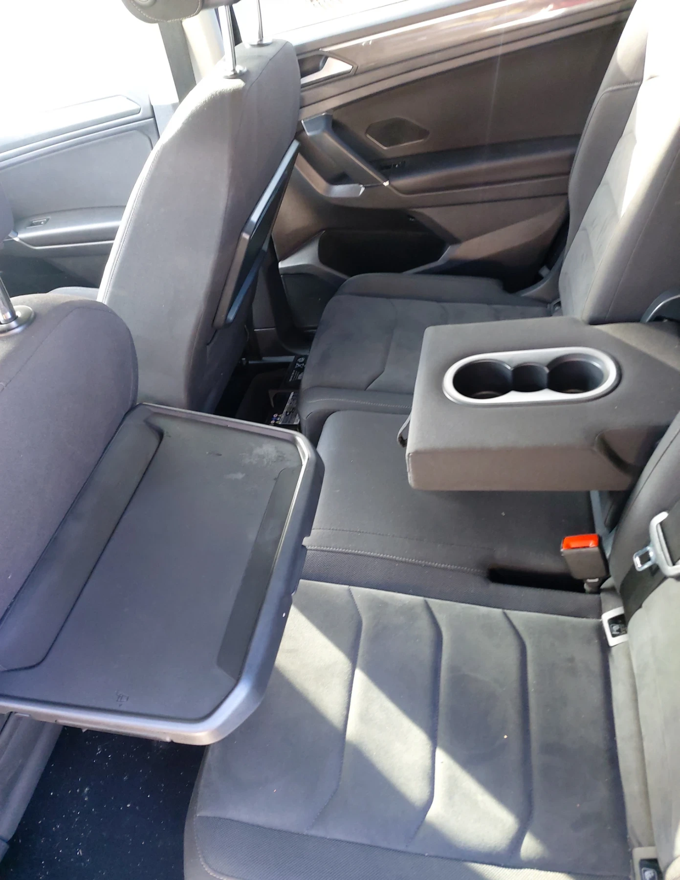 VW Tiguan 2.0d Allroad 4x4 DSG R line , снимка 12 - Автомобили и джипове - 53764961