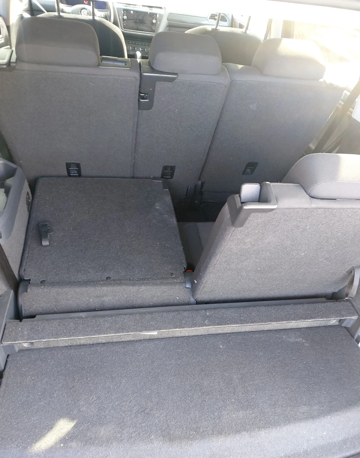 VW Tiguan 2.0d Allroad 4x4 DSG R line , снимка 11 - Автомобили и джипове - 53764961