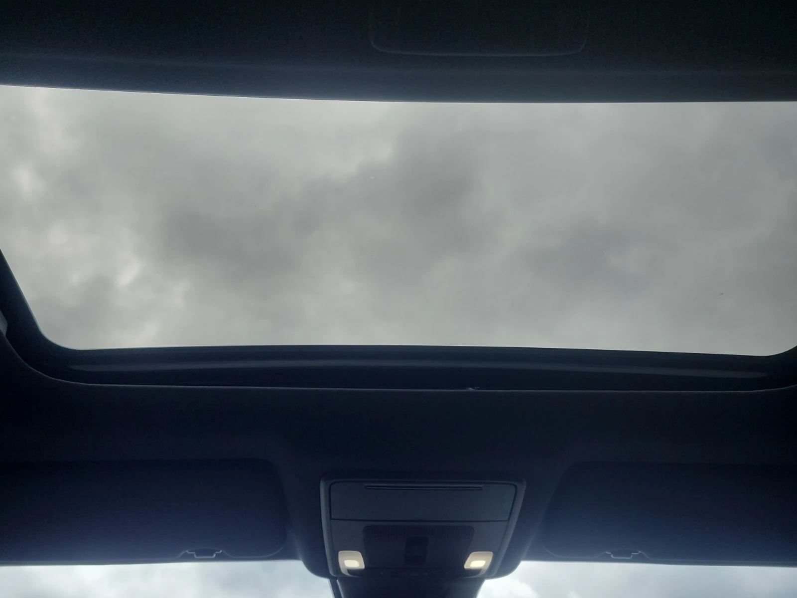 Honda Cr-v Hybrid Touring * БЕЗ ИНЦИДЕНТИ * СЕРВИЗНА ИСТОРИЯ , снимка 11 - Автомобили и джипове - 54116309