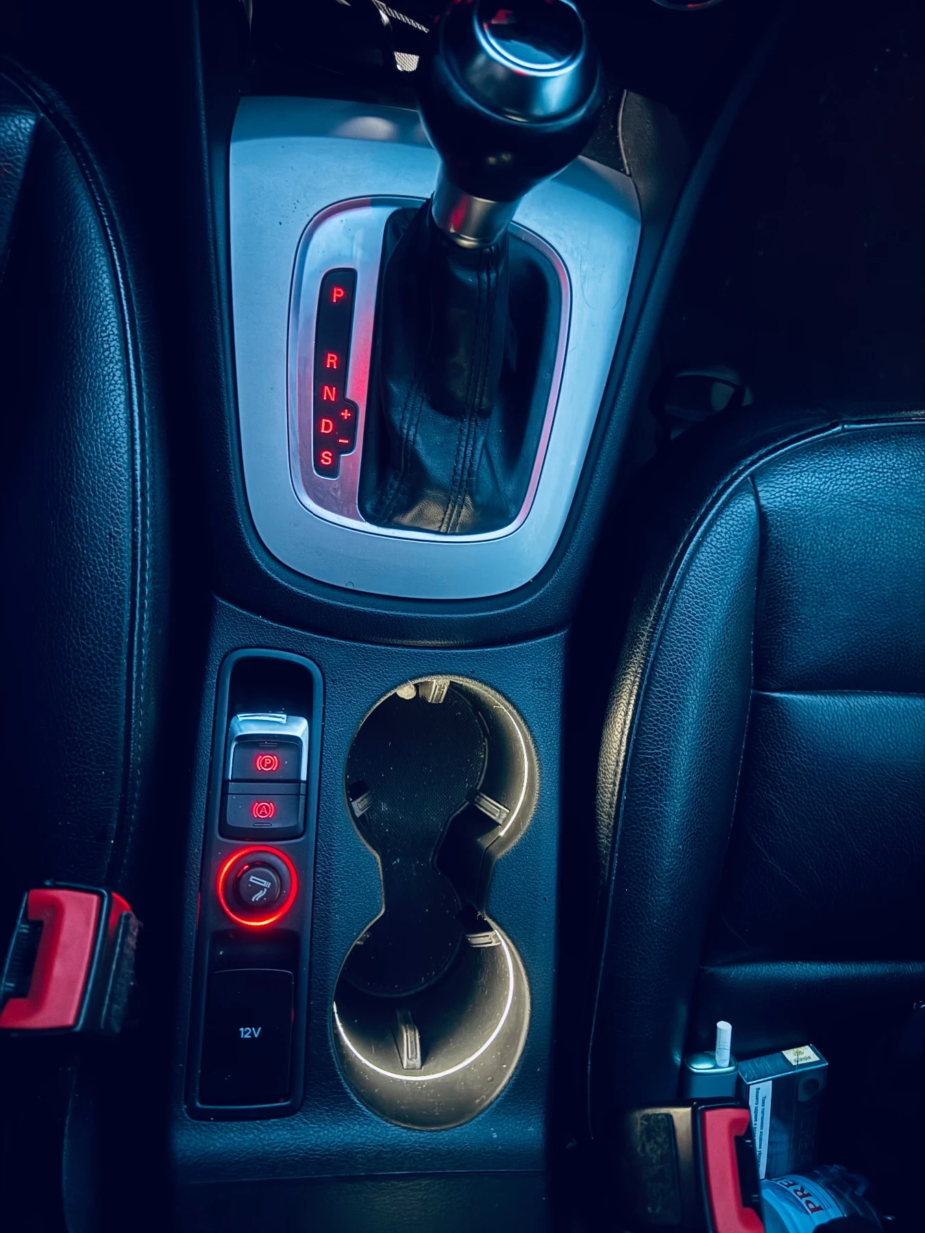 Audi Q3 2.0, снимка 11 - Автомобили и джипове - 54334946