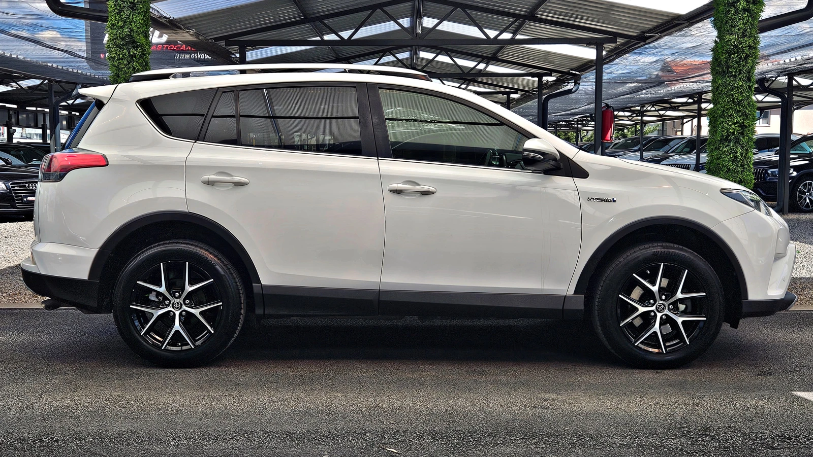 Toyota Rav4 HYBRID/4X4/152000KM/DISTR/CAMERA/ПОДГРЕВ/ЛИЗИНГ, снимка 4 - Автомобили и джипове - 54439405