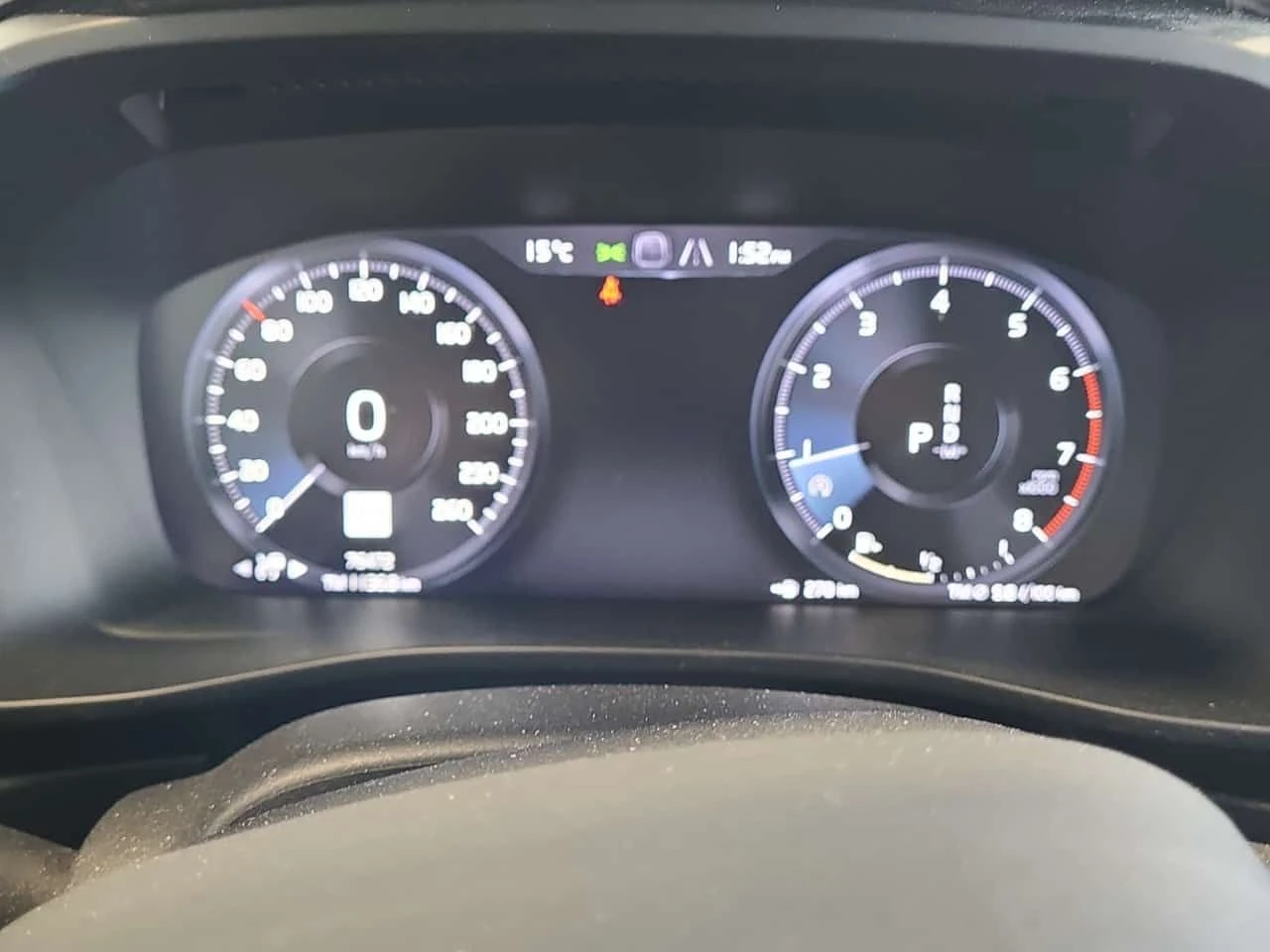 Volvo XC40 R DESIGN  CARFAX, снимка 9 - Автомобили и джипове - 54451684