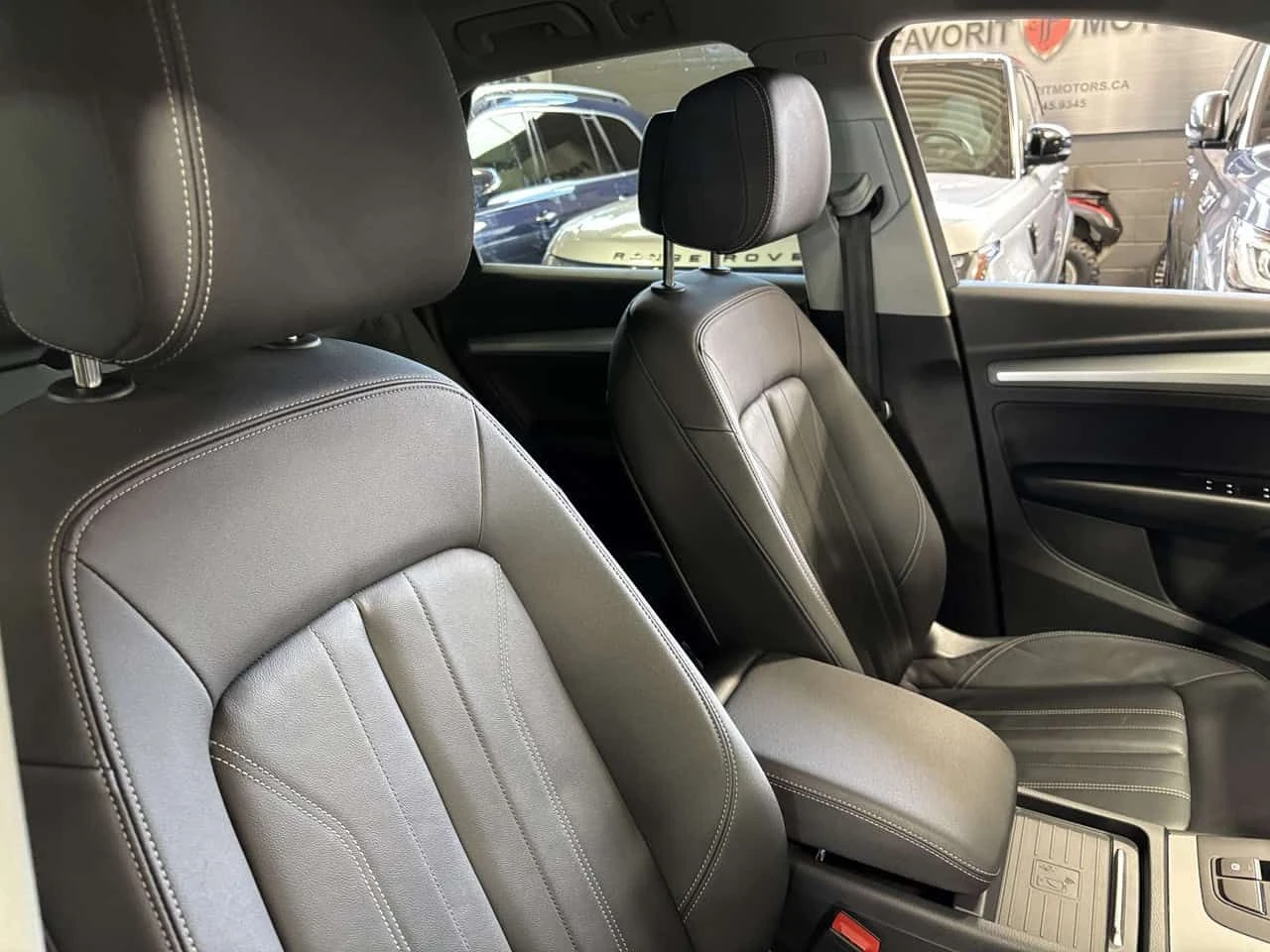 Audi Q5 * Komfort| QUATTRO| ALLOYS| LEATHER| WIRELESSCHARG, снимка 11 - Автомобили и джипове - 54905338