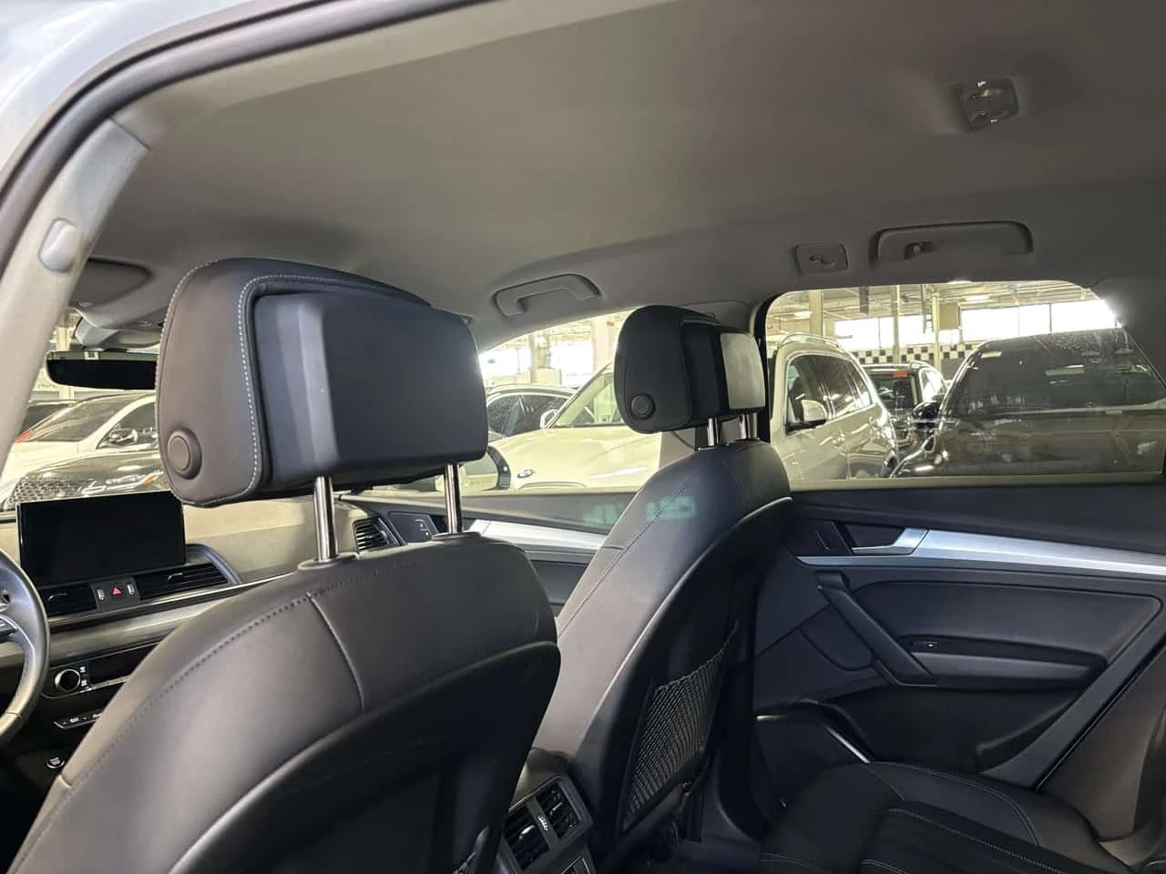 Audi Q5 * Komfort| QUATTRO| ALLOYS| LEATHER| WIRELESSCHARG, снимка 9 - Автомобили и джипове - 54905338