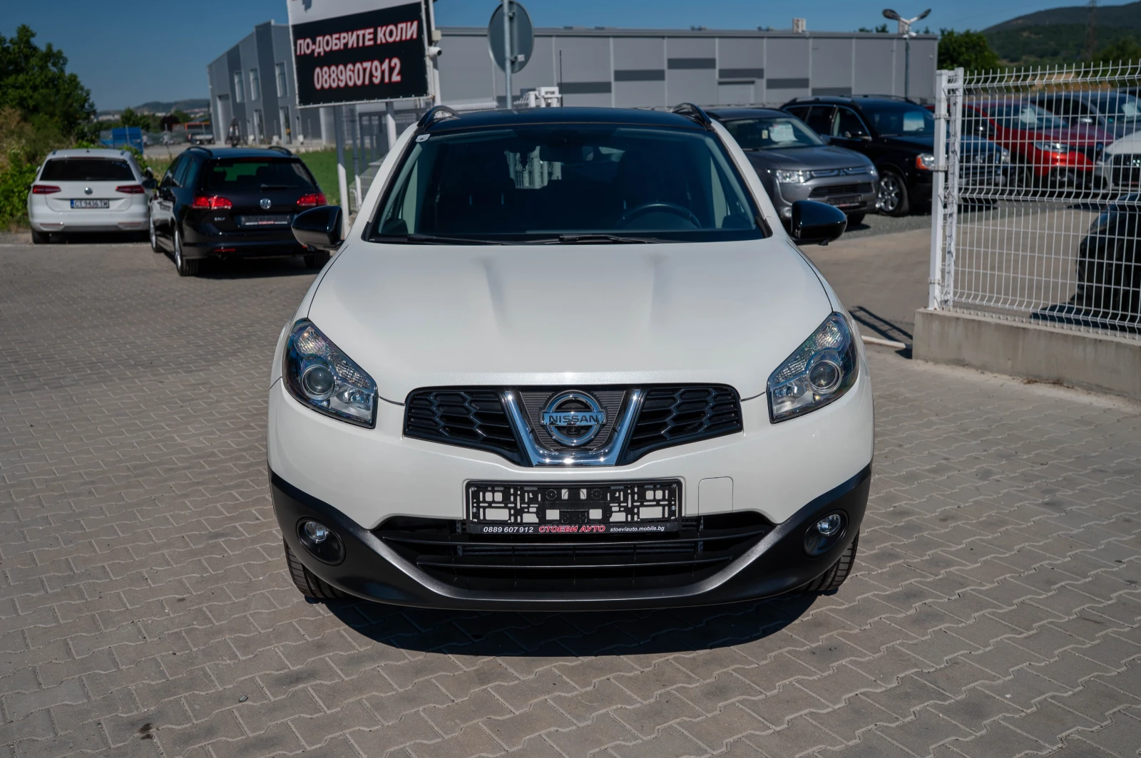Nissan Qashqai 4x4* Нави* Панорама* Камера* 131кс, снимка 4 - Автомобили и джипове - 55281149