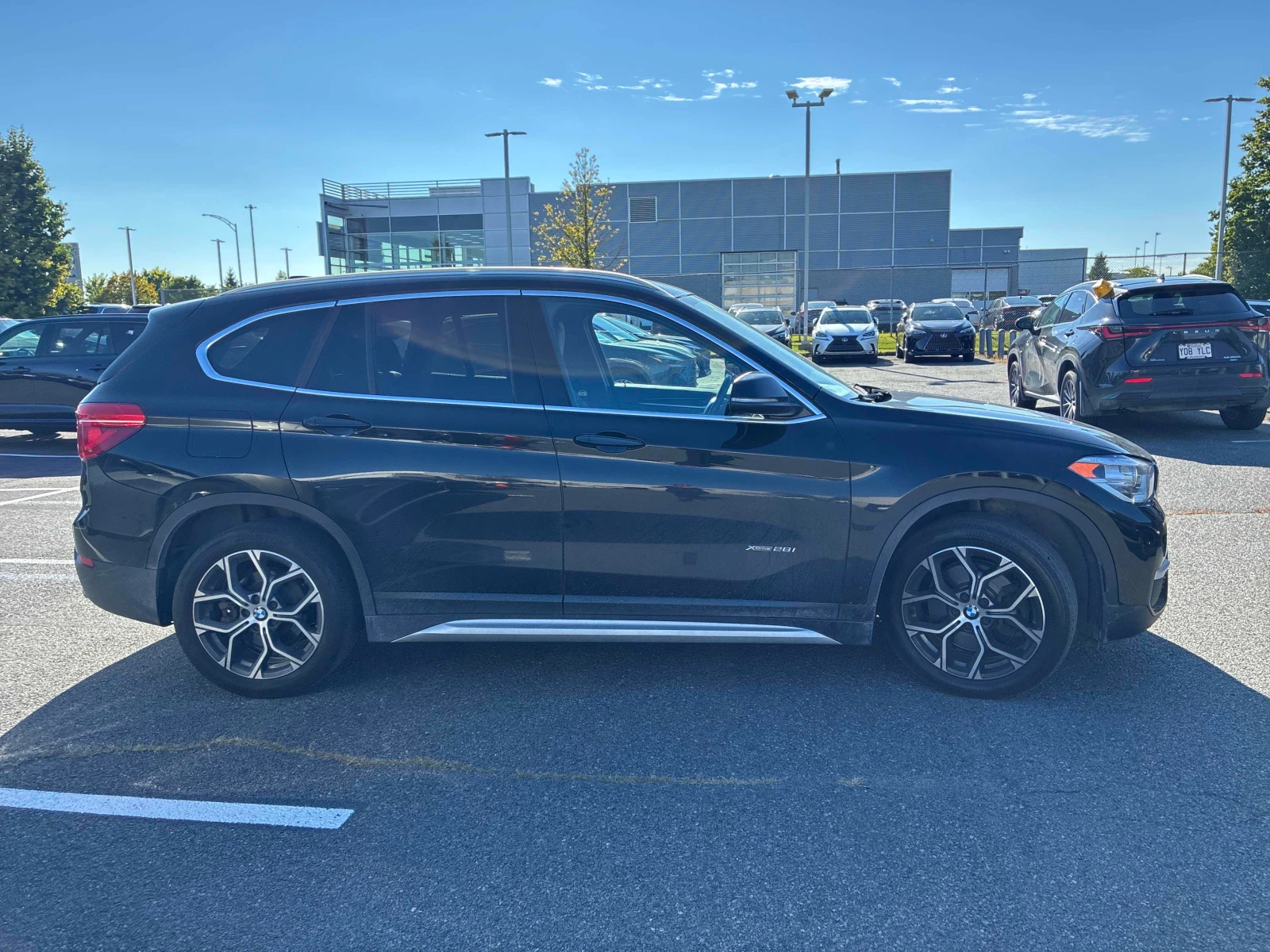 BMW X1 * xDrive28i * АВТОКРЕДИТ * ПРЕДСТАВИТЕЛСТВО, снимка 4 - Автомобили и джипове - 55927128