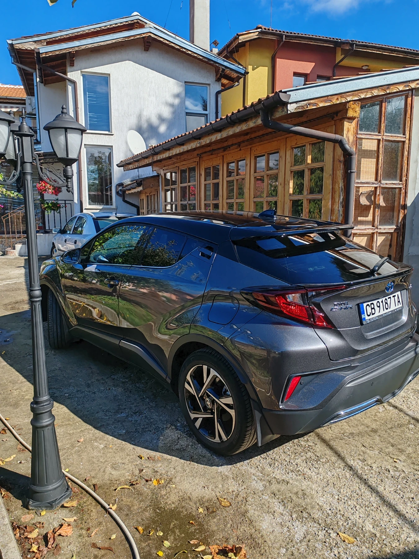 Toyota C-HR 2.0 HIBRID, снимка 2 - Автомобили и джипове - 56624284