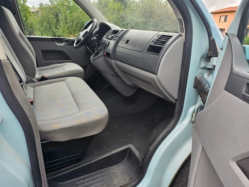 VW Transporter 2.5TDI- Клима-6ск, снимка 13 - Бусове и автобуси - 52210697
