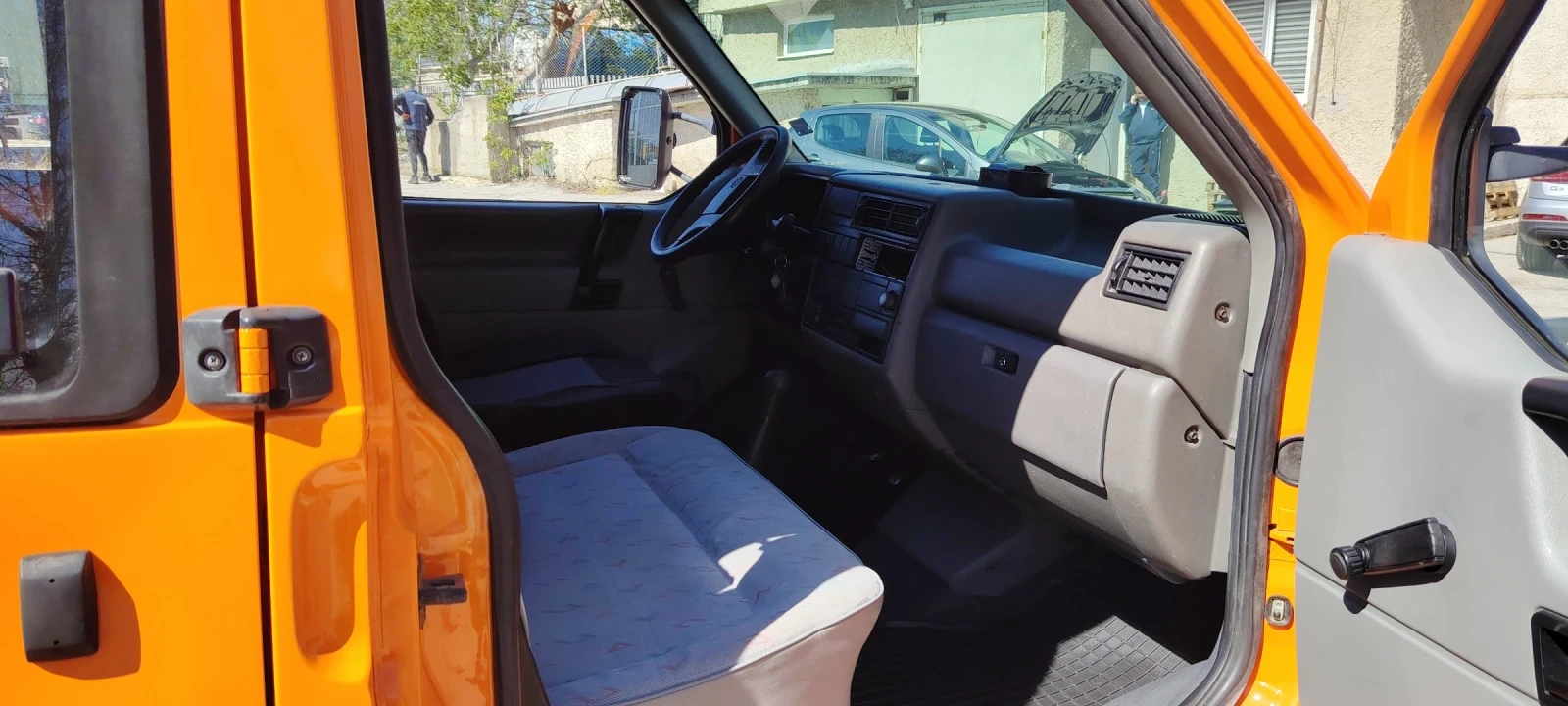 VW T4, снимка 11 - Бусове и автобуси - 54546024