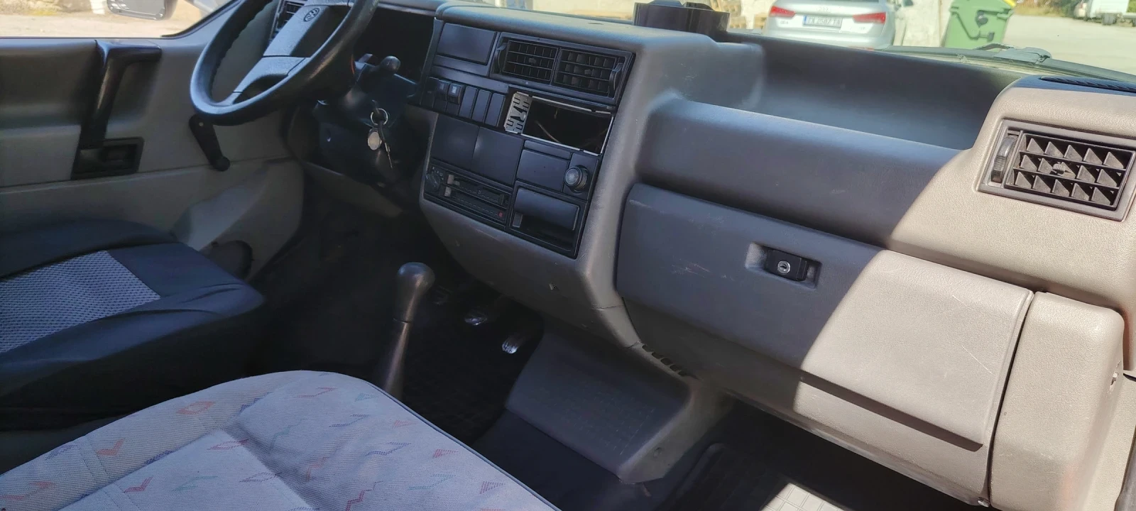 VW T4, снимка 10 - Бусове и автобуси - 54546024