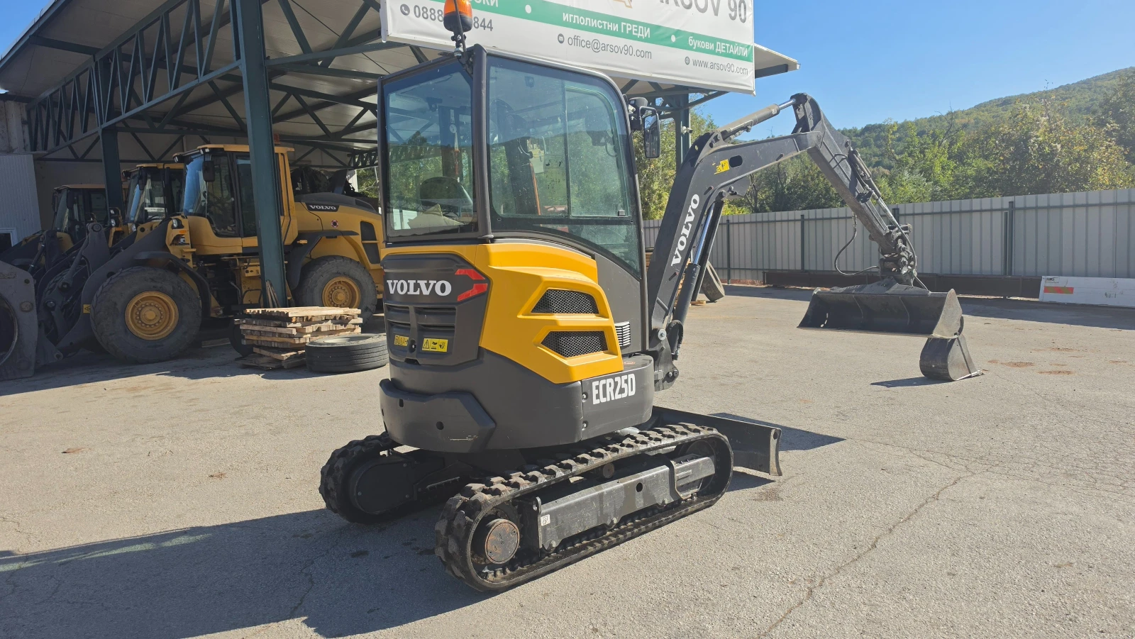 Багер Volvo ECR25, снимка 4 - Индустриална техника - 56353765