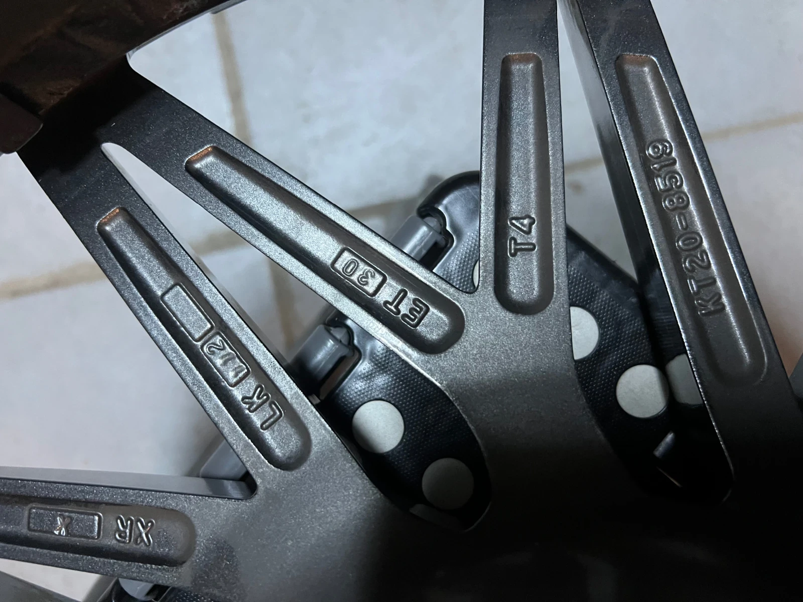 Джанти, снимка 6 - Гуми и джанти - 53714482