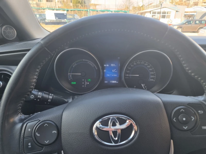 Toyota Auris 1.8 facelift, снимка 12 - Автомобили и джипове - 48077334