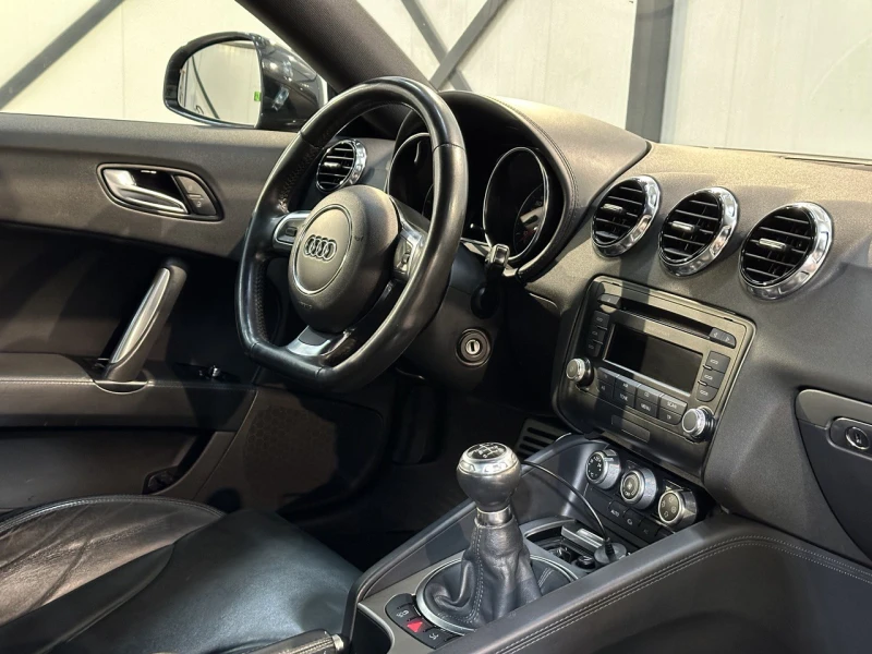 Audi Tt 1.8 TFSI/ПЕРФЕКТНА, снимка 7 - Автомобили и джипове - 48871795