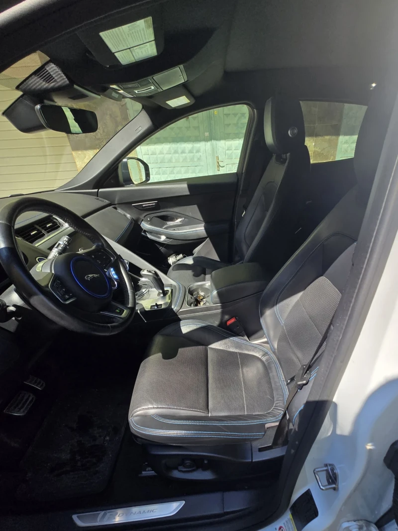 Jaguar E-pace P300, снимка 9 - Автомобили и джипове - 52250022