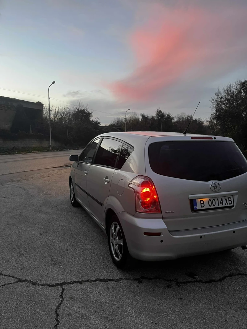 Toyota Corolla verso, снимка 4 - Автомобили и джипове - 52393315