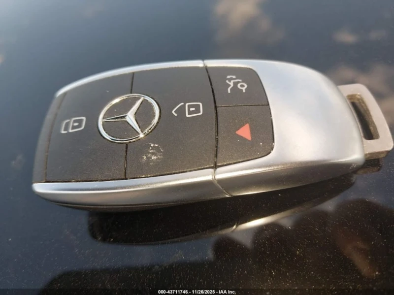 Mercedes-Benz C 300 * 4MATIC * CARFAX * БЕЗ ПЪРВОНАЧАЛНА ВНОСКА, снимка 11 - Автомобили и джипове - 52888418