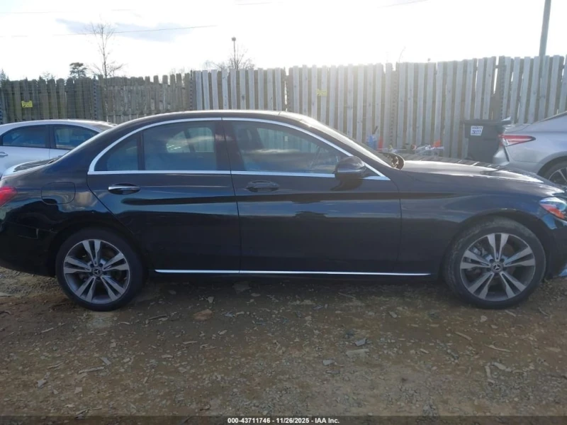 Mercedes-Benz C 300 * 4MATIC * CARFAX * БЕЗ ПЪРВОНАЧАЛНА ВНОСКА, снимка 13 - Автомобили и джипове - 52888418