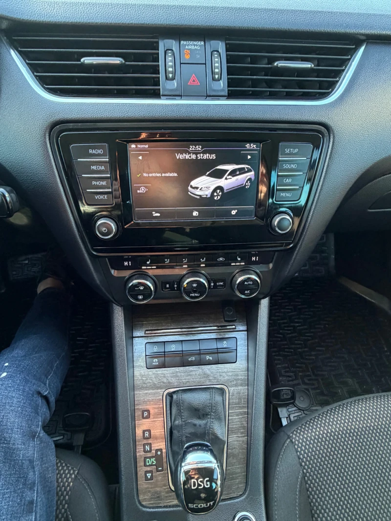 Skoda Octavia 2.0TDI SCOUT, снимка 12 - Автомобили и джипове - 53075817