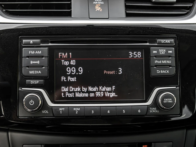 Nissan Sentra SV* CarFax* АвтоКредит* (ЦЕНА ДО БГ), снимка 10 - Автомобили и джипове - 53276254