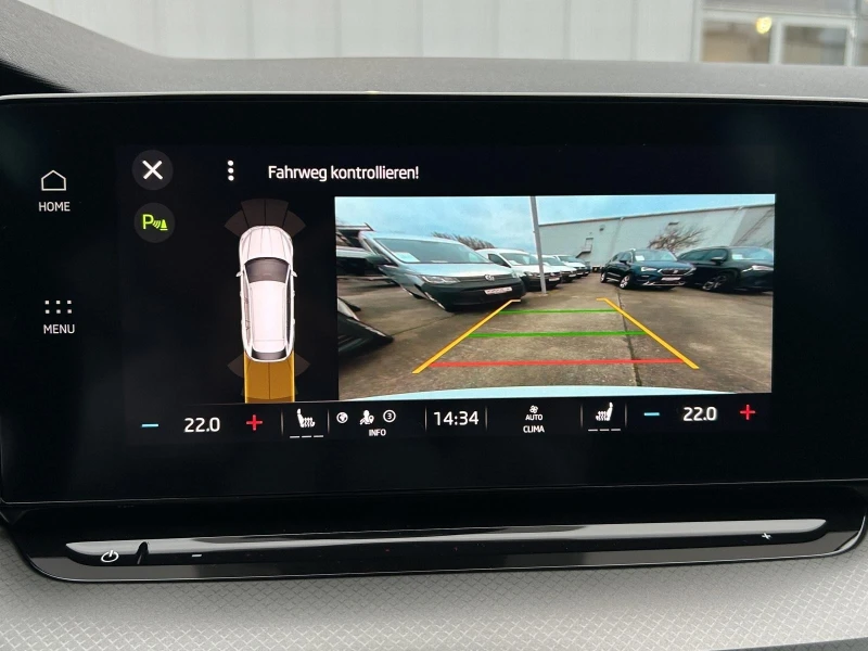 Skoda Octavia TSI* CAM* DISTR* LED* CARPLAY* , снимка 13 - Автомобили и джипове - 53380374