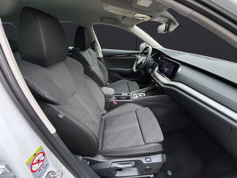 Skoda Octavia TSI* CAM* DISTR* LED* CARPLAY* , снимка 16 - Автомобили и джипове - 53380374