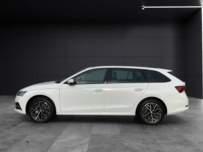Skoda Octavia TSI* CAM* DISTR* LED* CARPLAY* , снимка 8 - Автомобили и джипове - 53380374