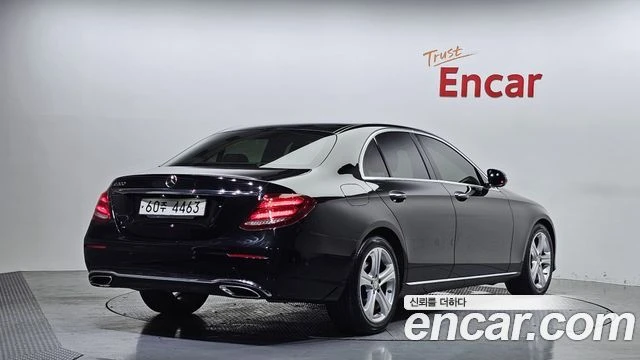 Mercedes-Benz E 200, снимка 2 - Автомобили и джипове - 56063046